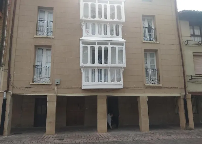 Estudio En La Plaza De Casalarreina